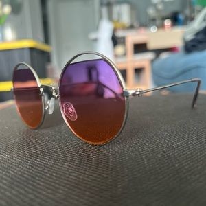 Women round sunglasses